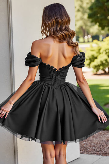 Black A Line Ruched Short Homecoming Dress with Appliques